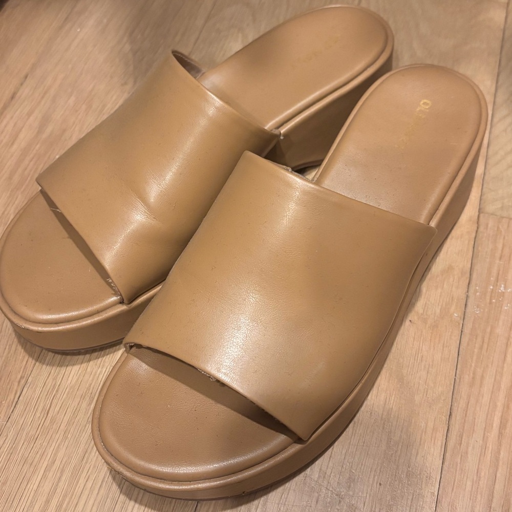 Old Navy Platform sandals. Worn only a few times.